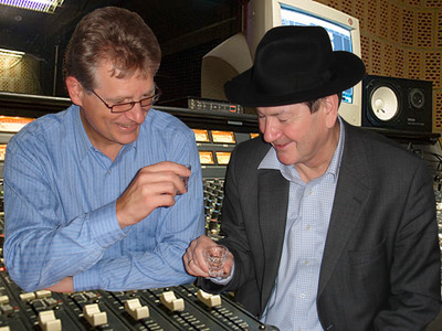 Slavko Ninić (Wiener Tschuschenkapelle) und Gerhard Blaboll beim Radiointerview